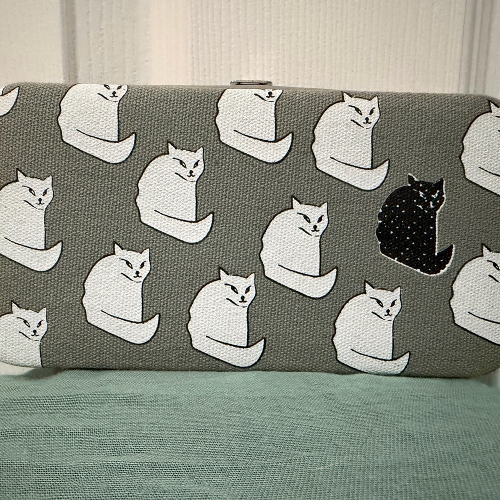 Icing Gray Cat Pattern Wallet - image 1